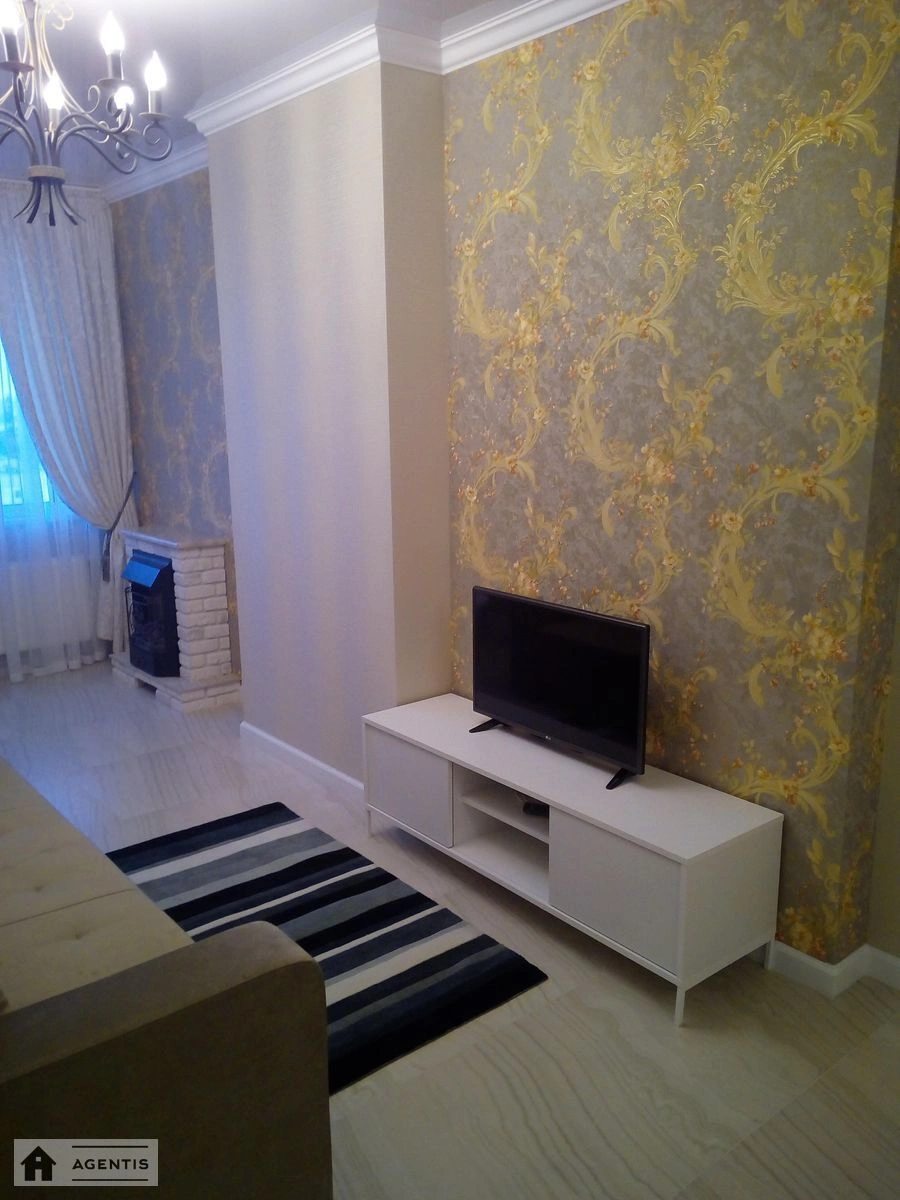 Сдам квартиру 1 комната, 46 m², 12 эт./27 этажей. 40, Петропавловская 40, Киев. 