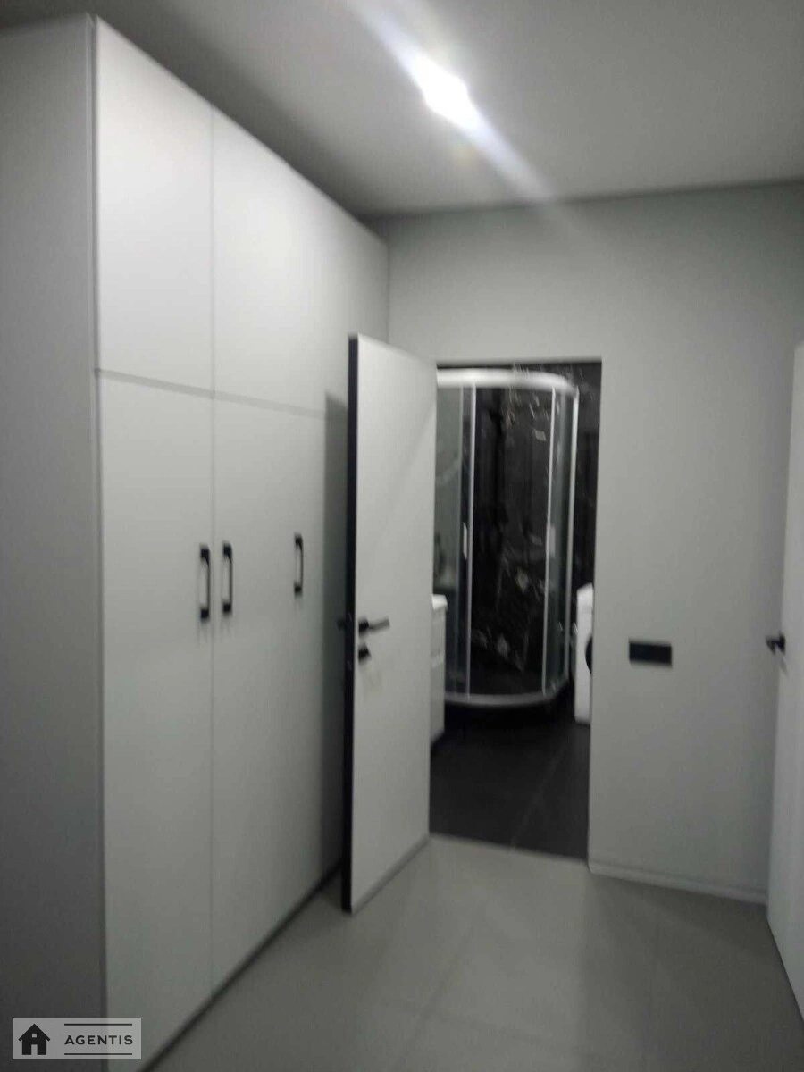 Сдам квартиру 2 комнаты, 65 m², 15 эт./23 этажа. 67, Берестейський просп. (Перемоги), Киев. 