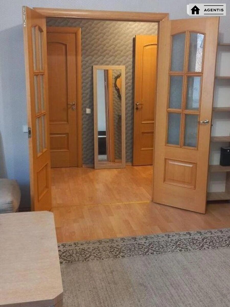 Сдам квартиру 2 комнаты, 60 m², 2 эт./23 этажа. 2, Дмитра Чижевського вул. (Петра Чаадаєва), Киев. 