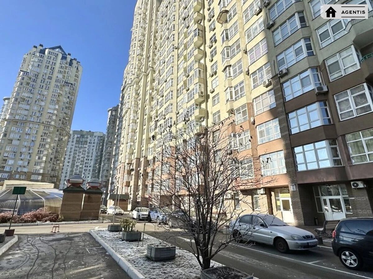 Сдам квартиру 3 комнаты, 133 m², 3 эт./25 этажей. 16, Мокра вул. (Кудряшова), Киев. 