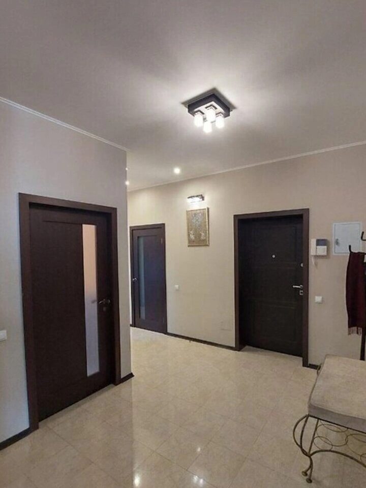 Сдам квартиру 3 комнаты, 168 m², 8 эт./8 этажей. 30, Щекавицкая 30, Киев. 