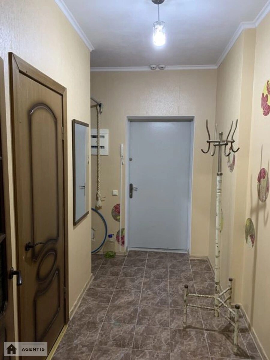 Сдам квартиру 1 комната, 51 m², 4 эт./25 этажей. 7, Юрія Кондратюка вул., Киев. 