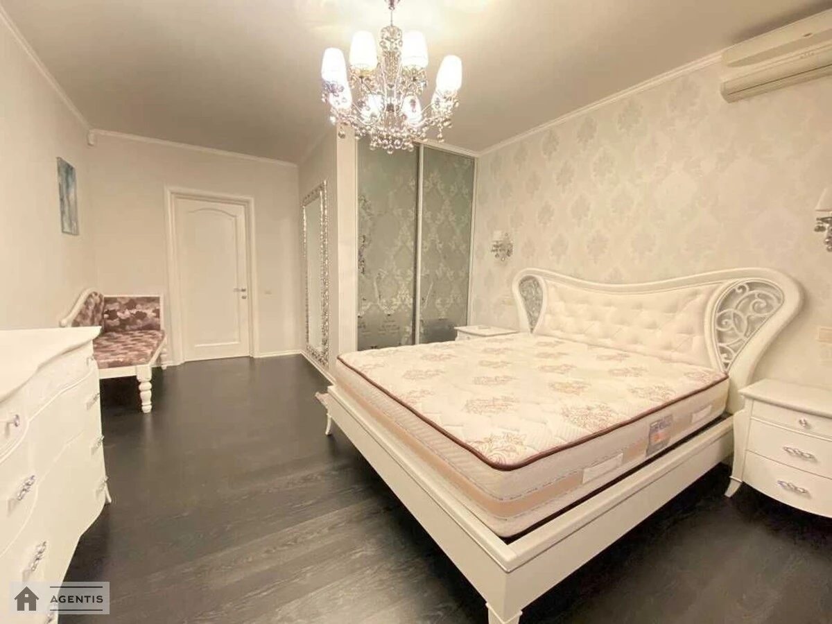 Сдам квартиру 3 комнаты, 107 m², 4 эт./10 этажей. 29, Левка Лукяненка вул. (Маршала Тимошенка), Киев. 