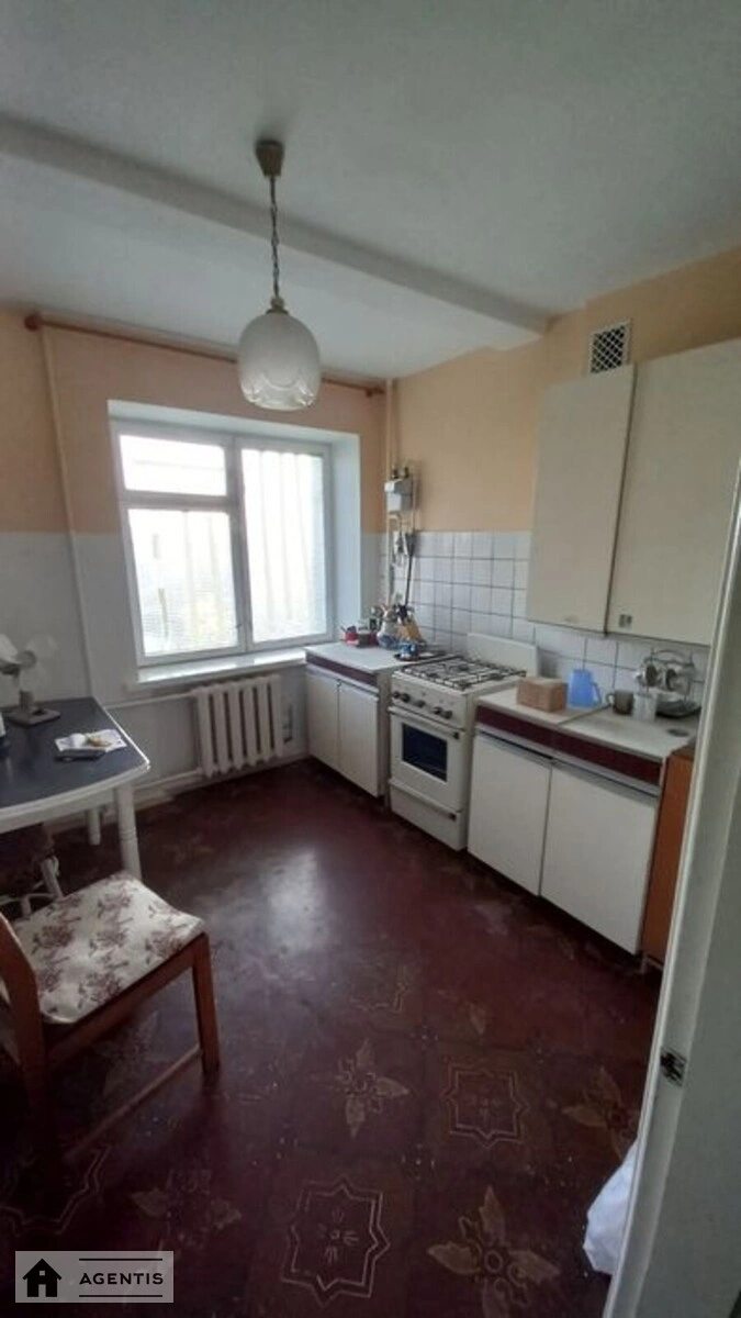 Сдам квартиру 3 комнаты, 80 m², 9 эт./14 этажей. Днепровский район, Киев. 