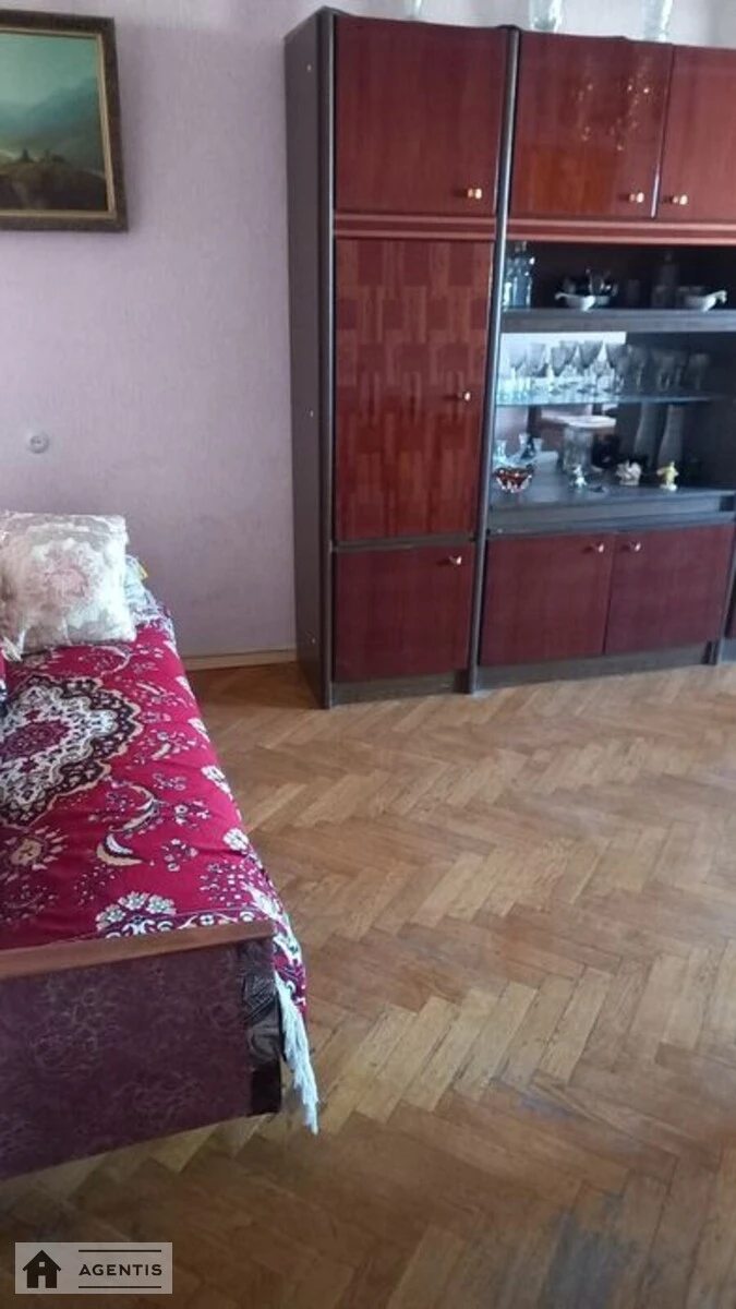 Сдам квартиру 3 комнаты, 80 m², 9 эт./14 этажей. Днепровский район, Киев. 