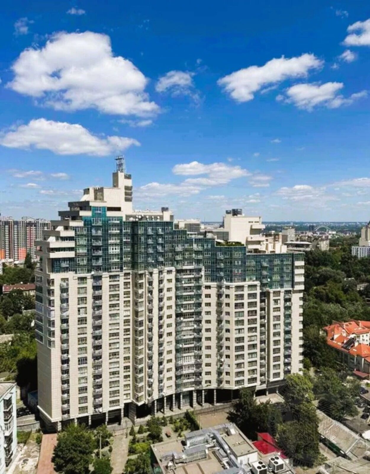 Apartments for sale 3 rooms, 157 m², 14th fl./22 floors. 18, Illyenka , Kyiv. 