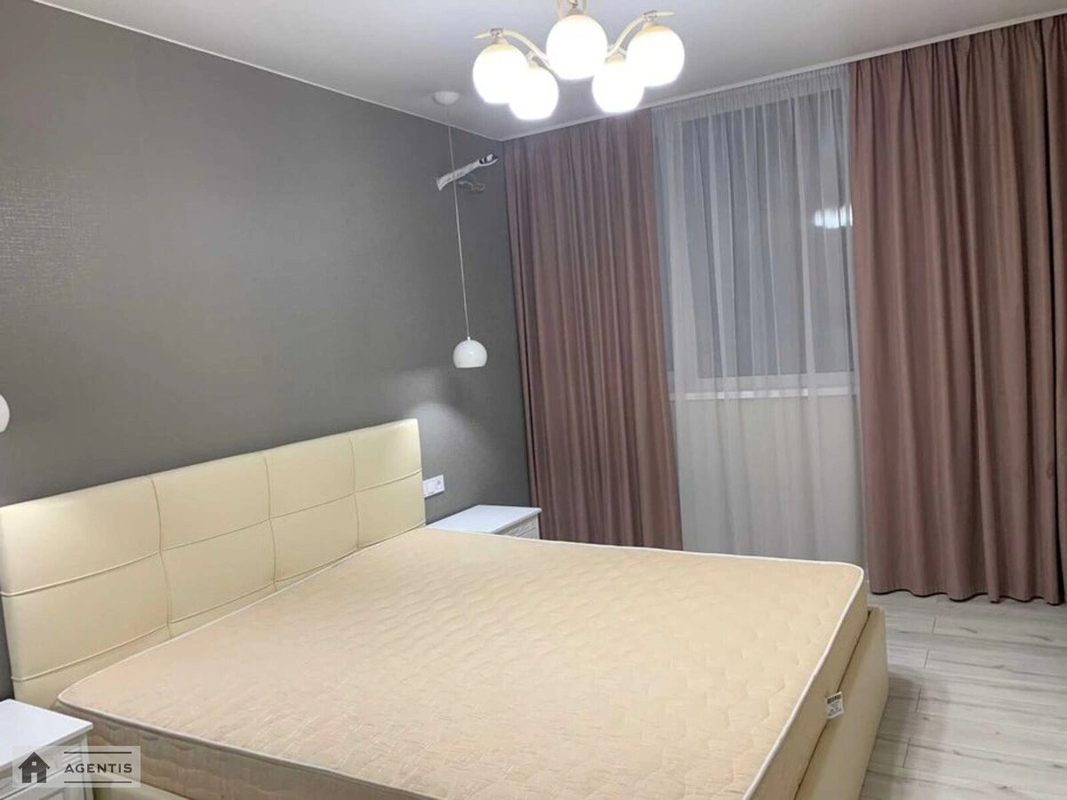 Здам квартиру 1 кімната, 42 m², 4 пов./20 поверхів. 13, Диміївська , Київ. 