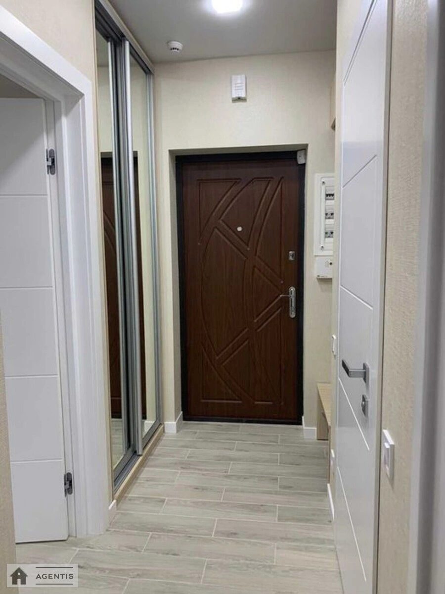 Здам квартиру 1 кімната, 42 m², 4 пов./20 поверхів. 13, Диміївська , Київ. 