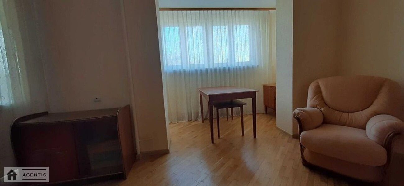 Apartment for rent 2 rooms, 72 m², 3rd fl./17 floors. 38, Petra Hryhorenka prosp., Kyiv. 