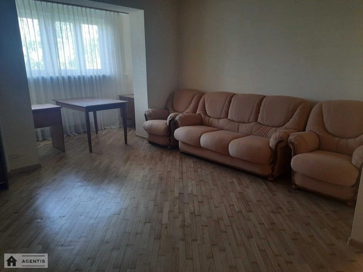 Apartment for rent 2 rooms, 72 m², 3rd fl./17 floors. 38, Petra Hryhorenka prosp., Kyiv. 