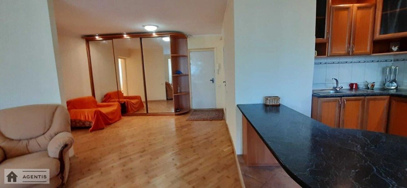 Apartment for rent 2 rooms, 72 m², 3rd fl./17 floors. 38, Petra Hryhorenka prosp., Kyiv. 