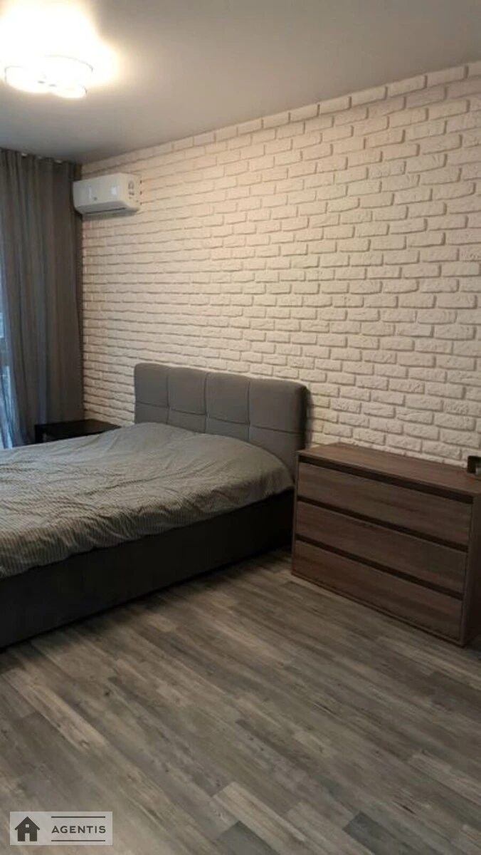 Здам квартиру 1 кімната, 37 m², 6 пов./10 поверхів. 11, Яблунева 11, Київ. 