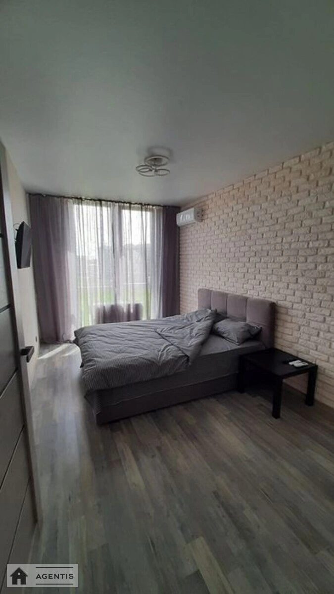 Здам квартиру 1 кімната, 37 m², 6 пов./10 поверхів. 11, Яблунева 11, Київ. 