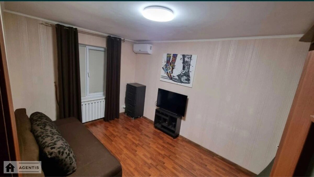 Здам квартиру 1 кімната, 26 m², 7 пов./9 поверхів. 9, Галицька 9, Київ. 