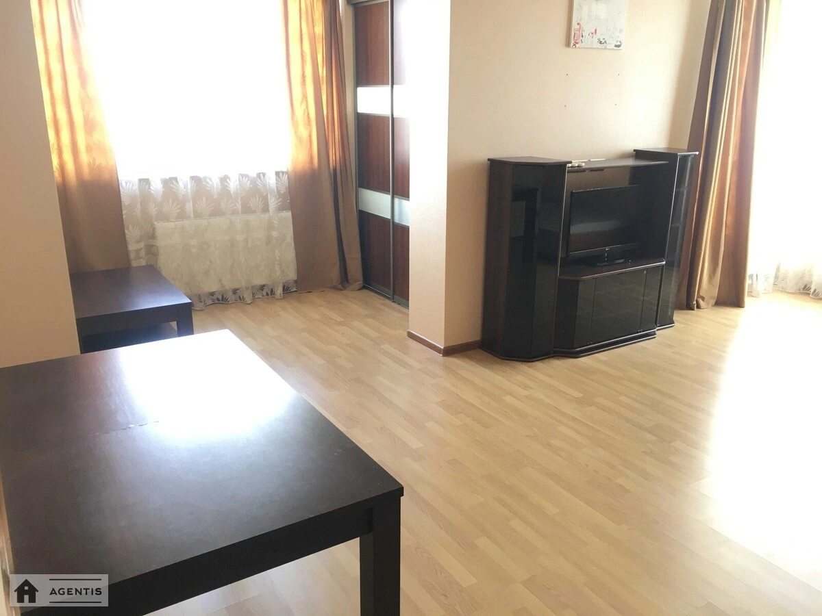 Сдам квартиру 2 комнаты, 92 m², 14 эт./25 этажей. 4, Валерія Лобановського просп. (Червонозоряний), Киев. 