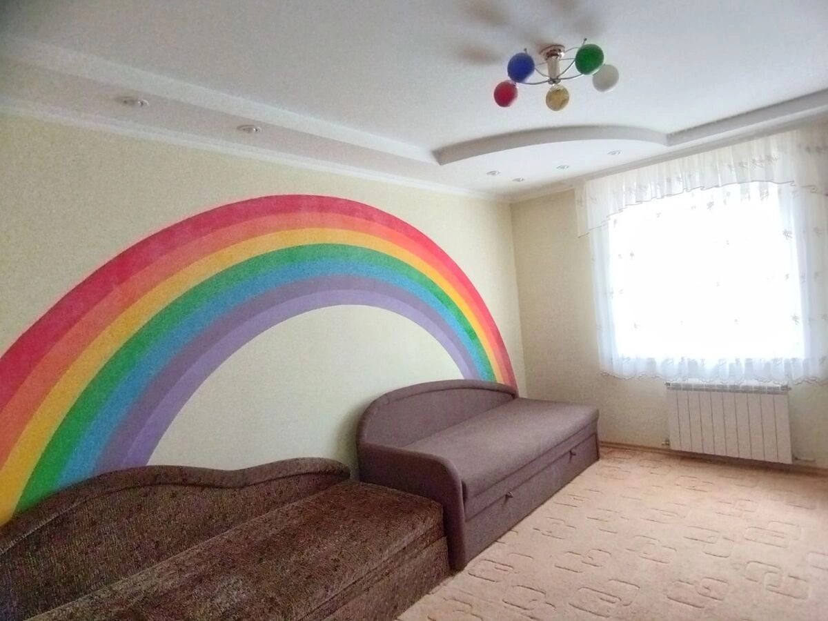 Apartments for sale 3 rooms, 76 m², 3rd fl./3 floors. Подільський (ленінський), Kropyvnytskyy. 