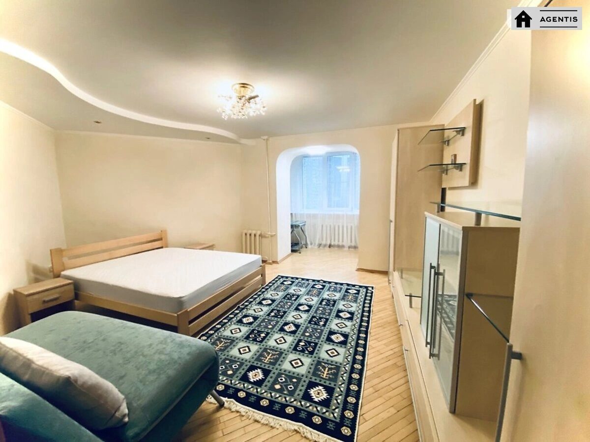 Сдам квартиру 1 комната, 47 m², 6 эт./11 этажей. 17, Драгоманова 17, Киев. 