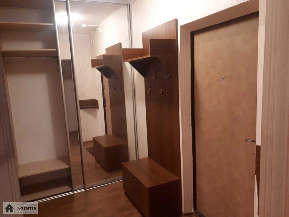 Сдам квартиру 1 комната, 43 m², 20 эт./25 этажей. 3, Софії Русової вул., Киев. 