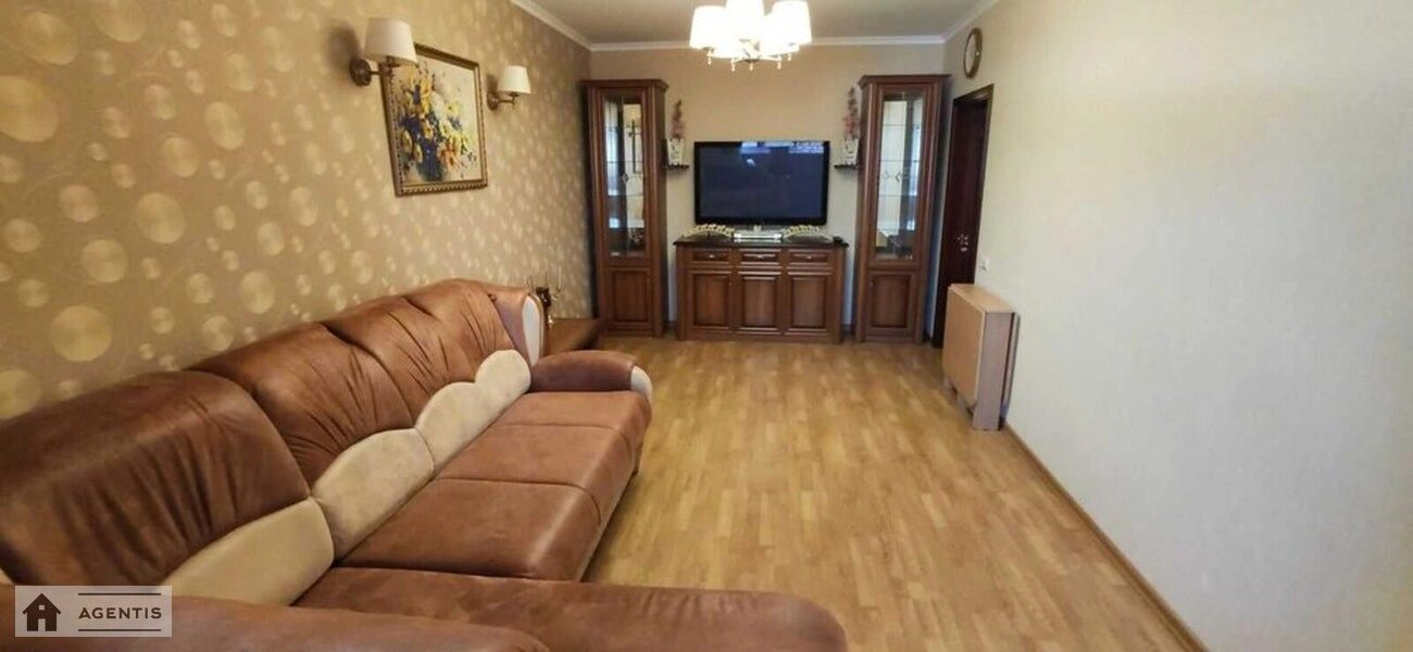 Сдам квартиру 3 комнаты, 98 m², 5 эт./22 этажа. Правды, Киев. 