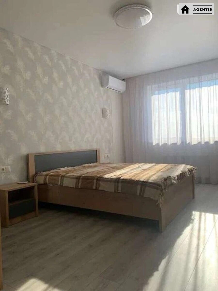 Сдам квартиру 2 комнаты, 83 m², 16 эт./25 этажей. 8, Миколи Руденка бульв. (Кольцова), Киев. 