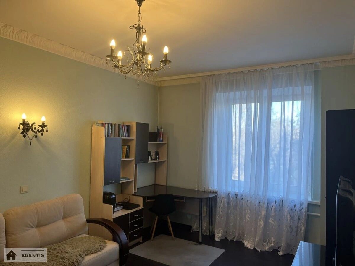 Сдам квартиру 2 комнаты, 55 m², 4 эт./8 этажей. 34, Повітряних Сил просп. (Повітрофлотський), Киев. 