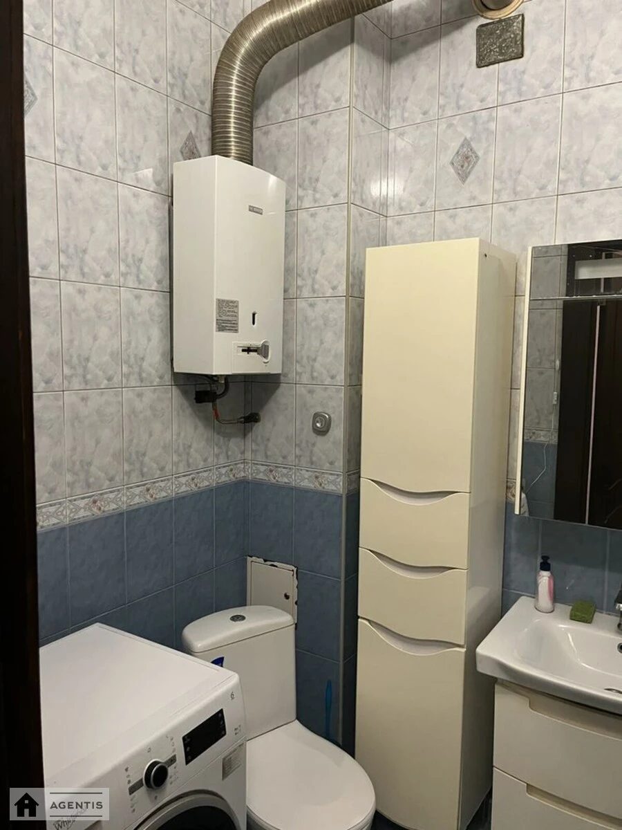 Сдам квартиру 2 комнаты, 55 m², 4 эт./8 этажей. 34, Повітряних Сил просп. (Повітрофлотський), Киев. 