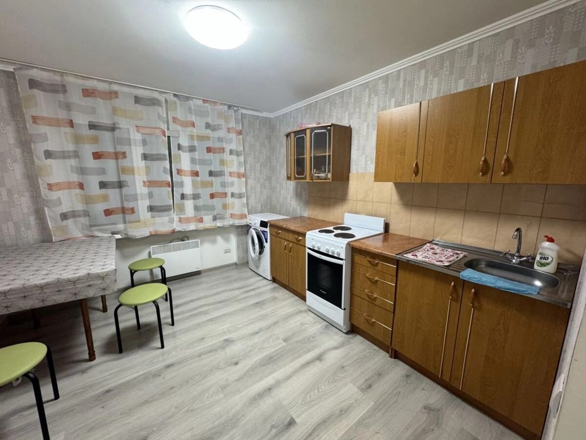 Apartments for sale 1 room, 36 m², 2nd fl./4 floors. Sevastopolska vul., Kropyvnytskyy. 