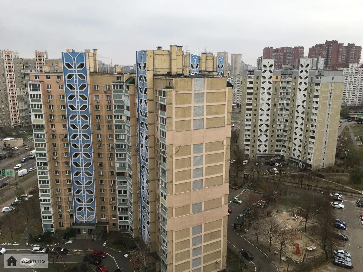 Сдам квартиру 1 комната, 48 m², 17 эт./25 этажей. 10, Драгоманова 10, Киев. 