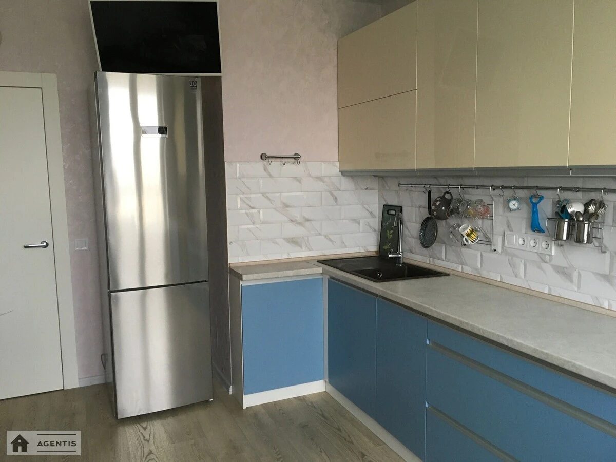 Сдам квартиру 1 комната, 48 m², 17 эт./25 этажей. 10, Драгоманова 10, Киев. 