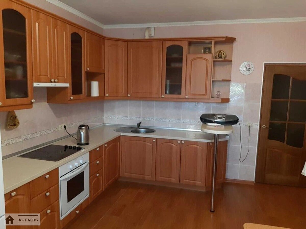 Сдам квартиру 4 комнаты, 118 m², 4 эт./24 этажа. Голосеевский район, Киев. 