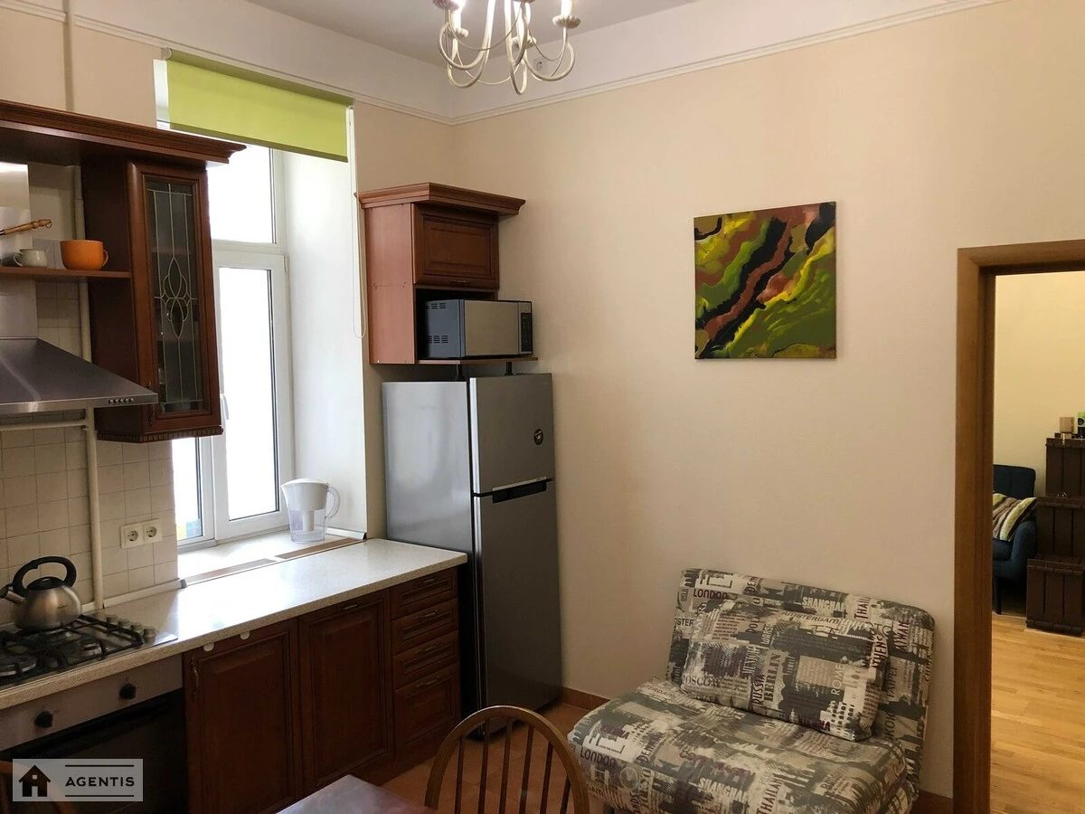 Сдам квартиру 1 комната, 40 m², 3 эт./5 этажей. 39, Антоновича вул. (Горького), Киев. 