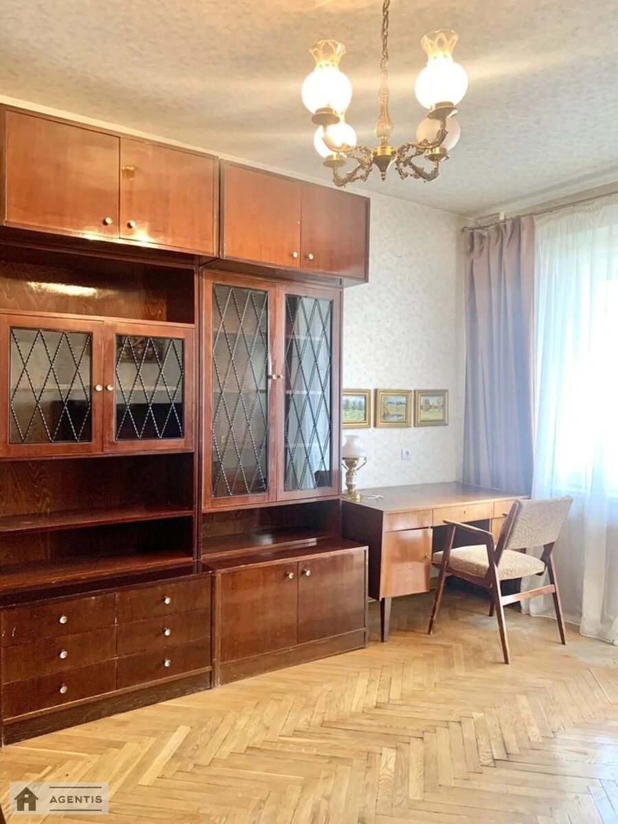 Сдам квартиру 3 комнаты, 86 m², 9 эт./14 этажей. 29, Олександра Кониського вул. (Тургенєвська), Киев. 