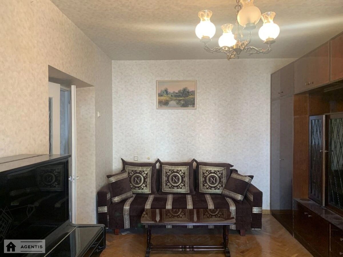 Сдам квартиру 3 комнаты, 86 m², 9 эт./14 этажей. 29, Олександра Кониського вул. (Тургенєвська), Киев. 