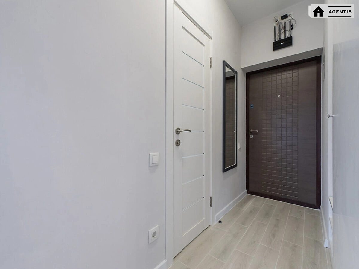 Сдам квартиру 1 комната, 37 m², 3 эт./3 этажа. 11, Івана Білика вул., Киев. 