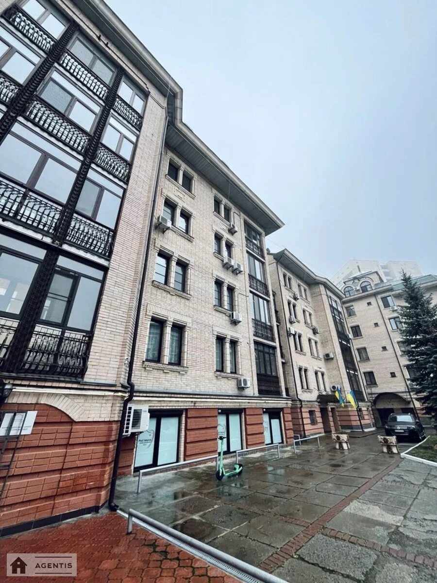 Сдам квартиру 5 комнат, 170 m², 4 эт./5 этажей. 14, Бехтеревский 14, Киев. 