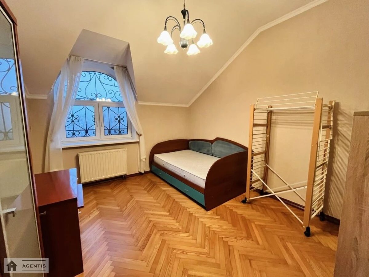 Сдам квартиру 5 комнат, 170 m², 4 эт./5 этажей. 14, Бехтеревский 14, Киев. 