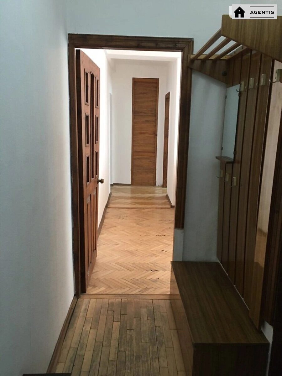 Сдам квартиру 3 комнаты, 63 m², 4 эт./5 этажей. 22, Глаголєвих вул. (Академіка Грекова), Киев. 