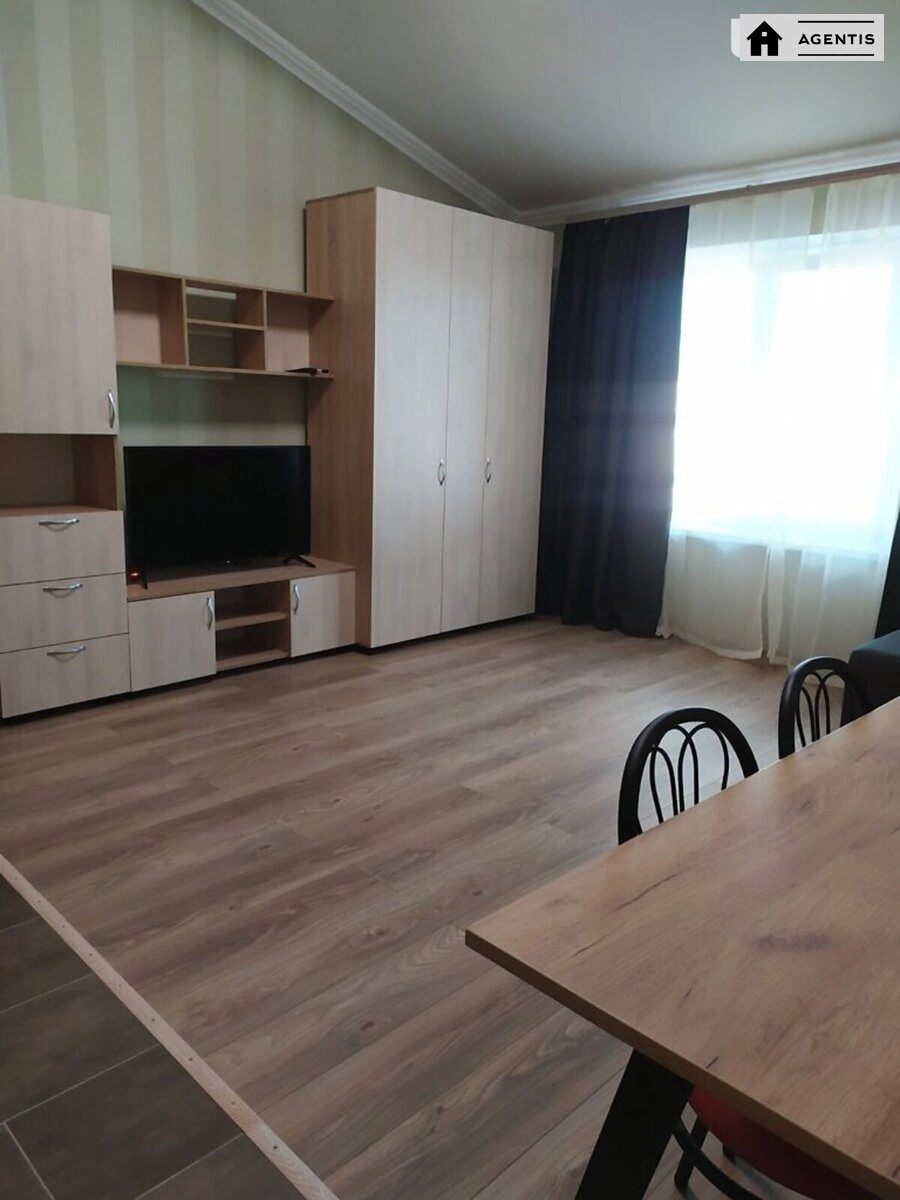 Сдам квартиру 1 комната, 31 m², 6 эт./6 этажей. 93, Вінстона Черчилля вул. (Червоноткацька), Киев. 