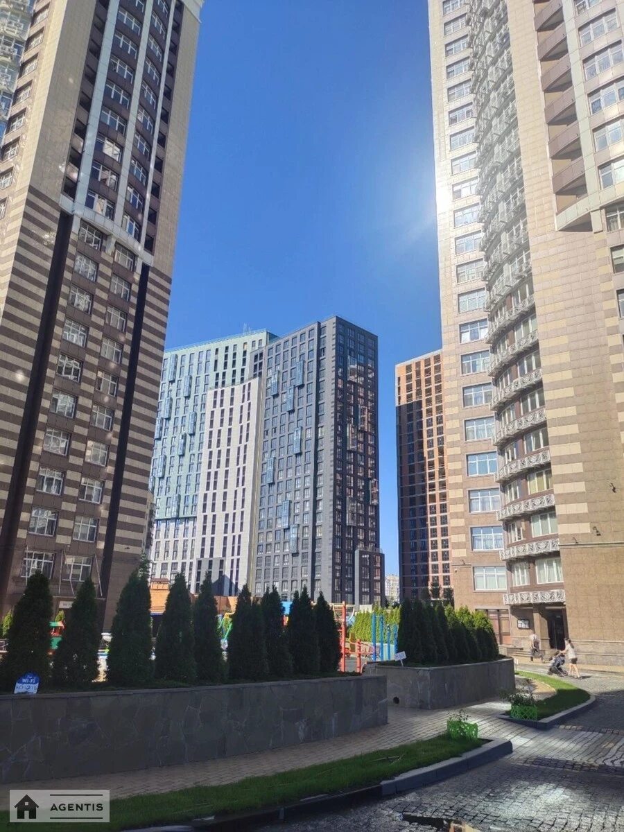 Сдам квартиру 2 комнаты, 75 m², 19 эт./25 этажей. 32, Глубочицкая 32, Киев. 