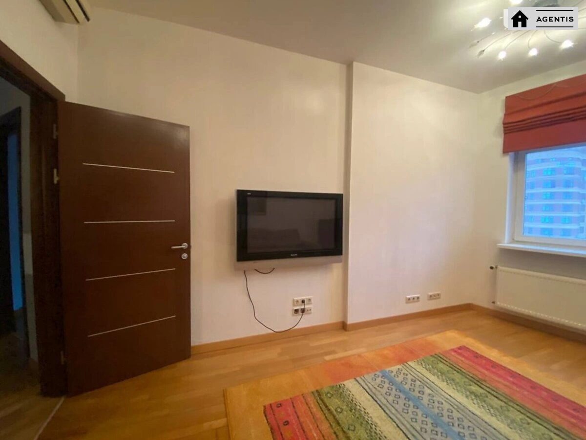 Сдам квартиру 3 комнаты, 140 m², 12 эт./25 этажей. 36, Євгена Коновальця вул. (Щорса), Киев. 