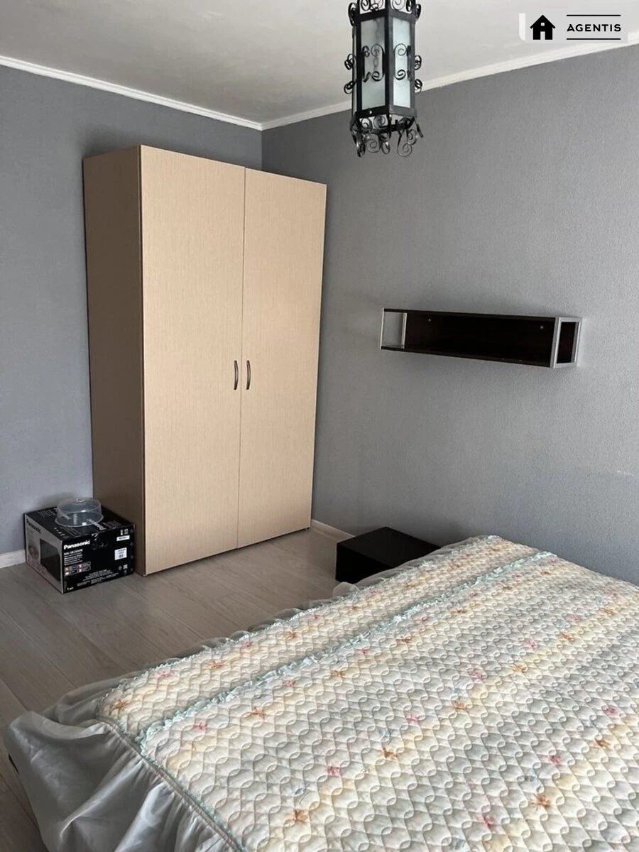 Сдам квартиру 2 комнаты, 67 m², 19 эт./22 этажа. 2, Олени Пчілки вул., Киев. 