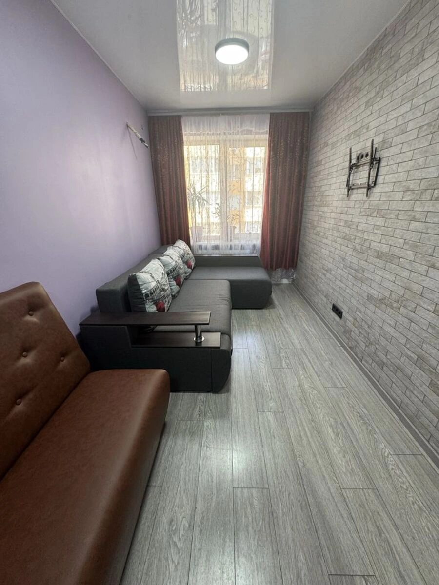 Продаж квартири 1 кімната, 32 m², 2 пов./5 поверхів. 3, Бишевська вул., Софіївська Борщагівка. 