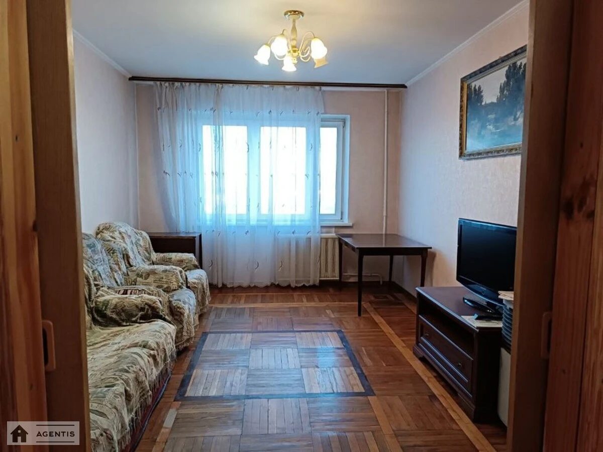 Сдам квартиру 3 комнаты, 64 m², 8 эт./9 этажей. 14, Академіка Корольова просп., Киев. 