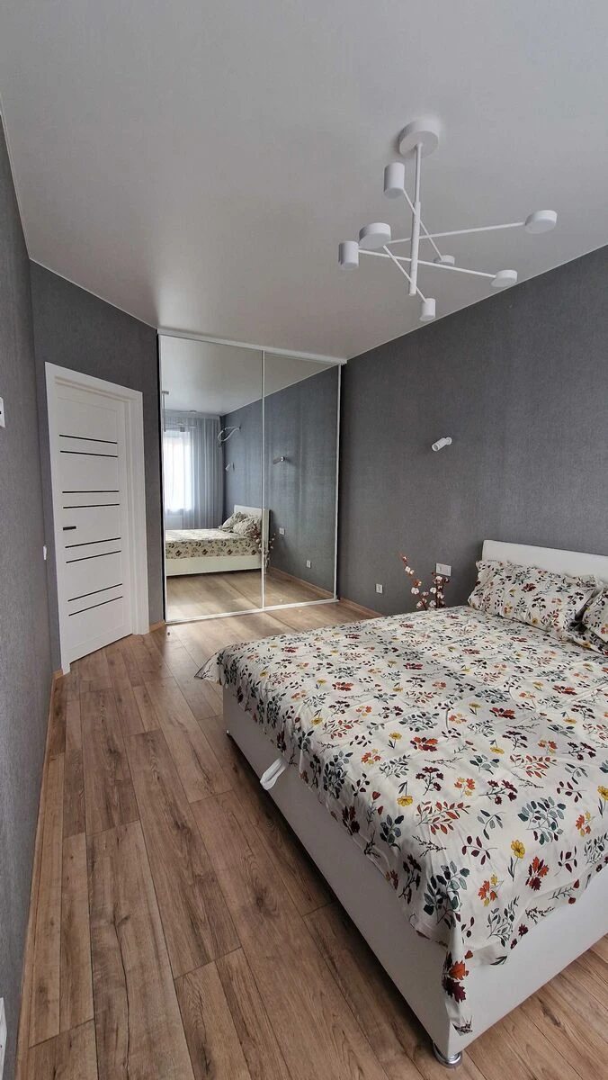 Продаж квартири 1 кімната, 32 m², 4 пов./5 поверхів. 103, Соборна вул., Софіївська Борщагівка. 