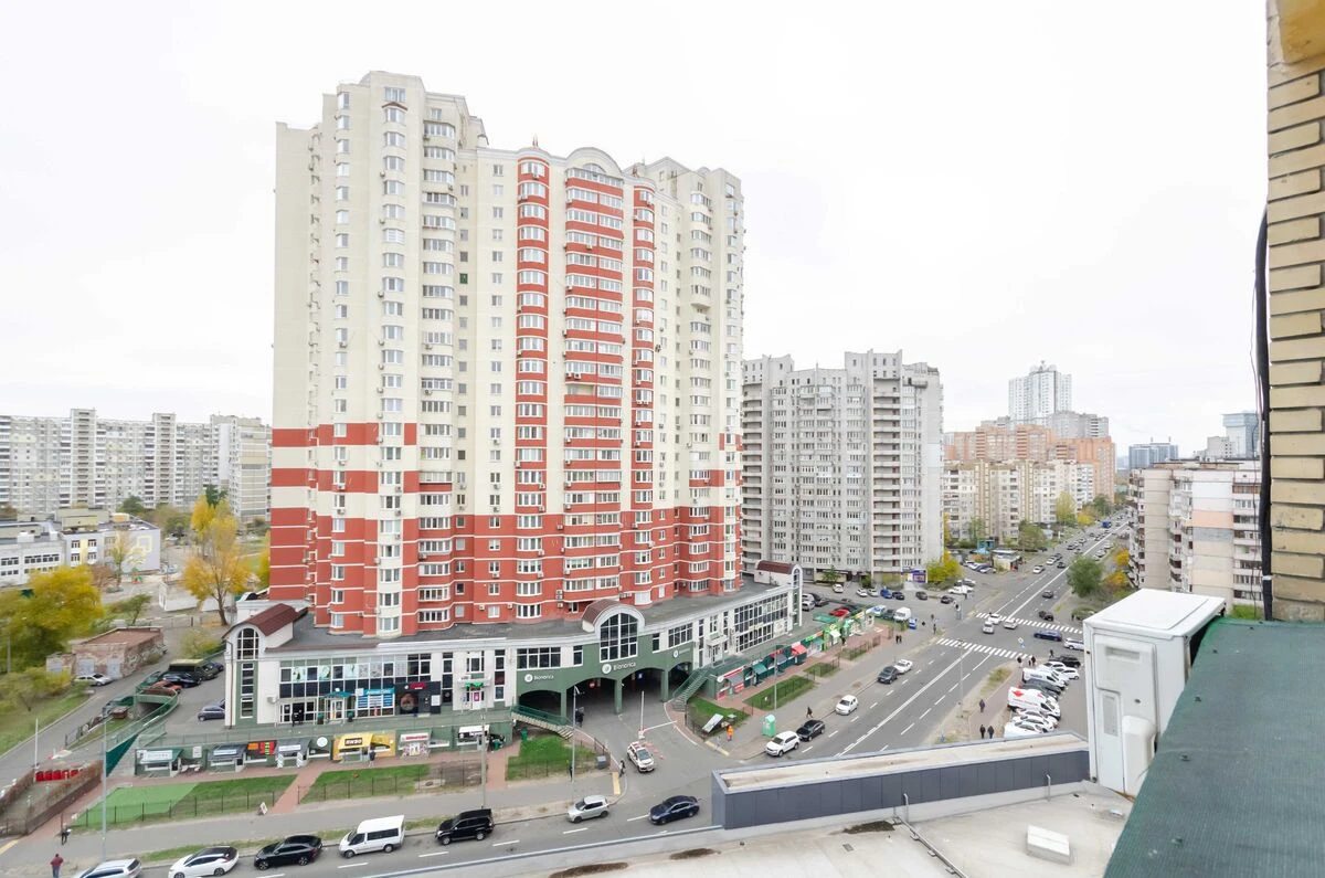 Сдам квартиру 1 комната, 55 m², 9 эт./25 этажей. 4, Урловская 4, Киев. 