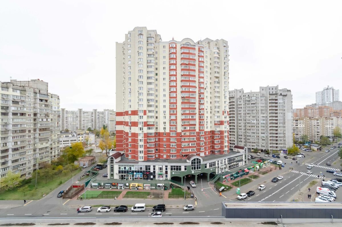 Сдам квартиру 1 комната, 55 m², 9 эт./25 этажей. 4, Урловская 4, Киев. 