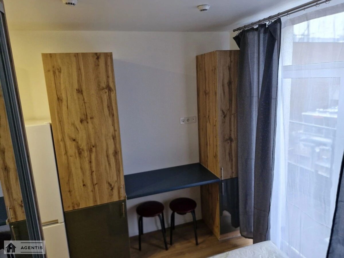 Сдам квартиру 1 комната, 18 m², 3 эт./20 этажей. 35, Василя Стуса вул., Киев. 