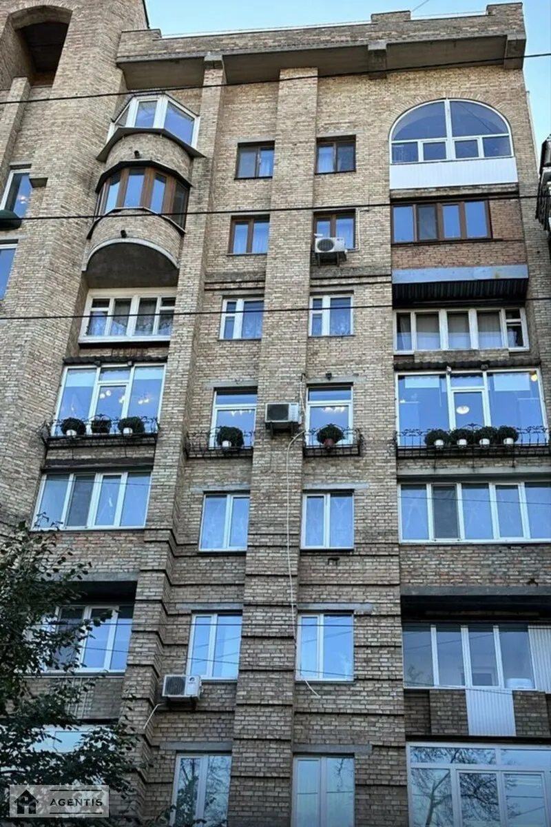 Сдам квартиру 5 комнат, 100 m², 5 эт./8 этажей. Большая Житомирская, Киев. 