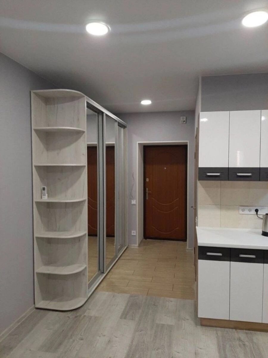 Продаж квартири 1 кімната, 34 m², 10 пов./12 поверхів. 8, Павла Чубинського вул., Софіївська Борщагівка. 