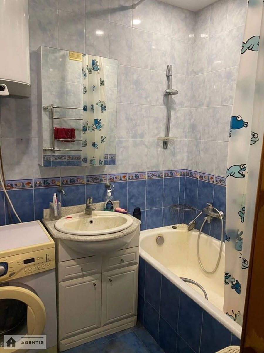 Здам квартиру 2 кімнати, 64 m², 4 пов./11 поверхів. 10, Хмельницька 10, Київ. 